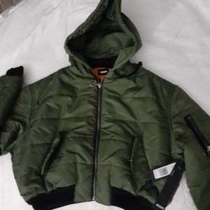 HUDSON
OVERSIZED PUFFER HOODED CROPPED BOMBER JACK